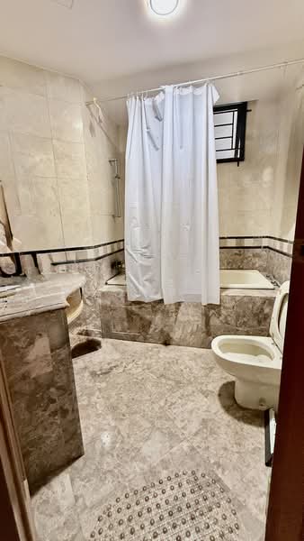 Glendale Park, 21 Hillview Avenue, 3 Bedrooms, 1,270 sqft, Condominium For Rent, by Calin Chong 张雪冰, 500126379 - Bathroom - PropertyGuru.com.sg