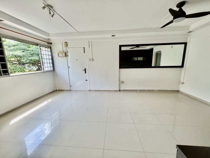 434 Clementi Avenue 3, 434 Clementi Avenue 3, 3 Bedrooms, 979 sqft, HDB Flat For Sale, by Shirlayne Lim, 500126392 - Living Room - PropertyGuru.com.sg