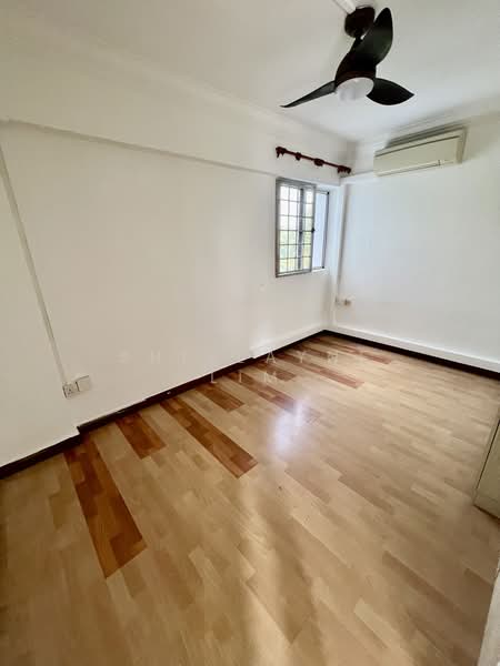 434 Clementi Avenue 3, 434 Clementi Avenue 3, 3 Bedrooms, 979 sqft, HDB Flat For Sale, by Shirlayne Lim, 500126392 - Bedroom 3 - PropertyGuru.com.sg