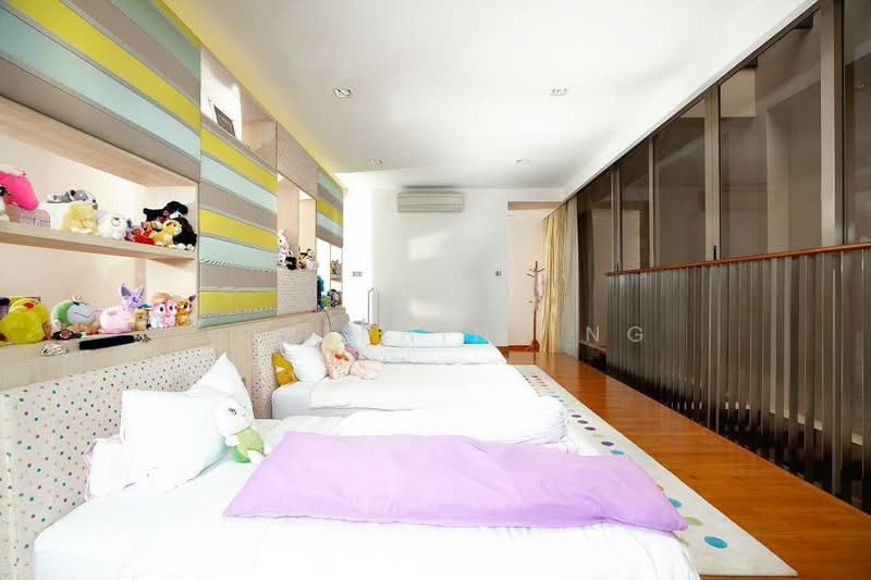 Jalan Ishak, Kembangan enclave, Jalan Ishak, 6 Bedrooms, 6,850 sqft, Terraced House For Sale, by Josephine Ng, 500126396 - Bedroom - PropertyGuru.com.sg