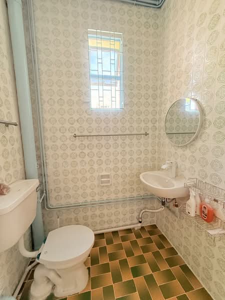 Happy Mansion, 1 Happy Avenue North, 3 Bedrooms, 1,367 sqft, Apartment For Rent, by Summer Chow, 500126402 - Bathroom - PropertyGuru.com.sg