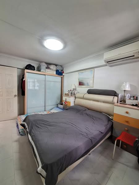 121 Paya Lebar Way, 121 Paya Lebar Way, 3 Bedrooms, 980 sqft, HDB Flat For Sale, by Alex Chew, 500126403 - Master Bedroom - PropertyGuru.com.sg
