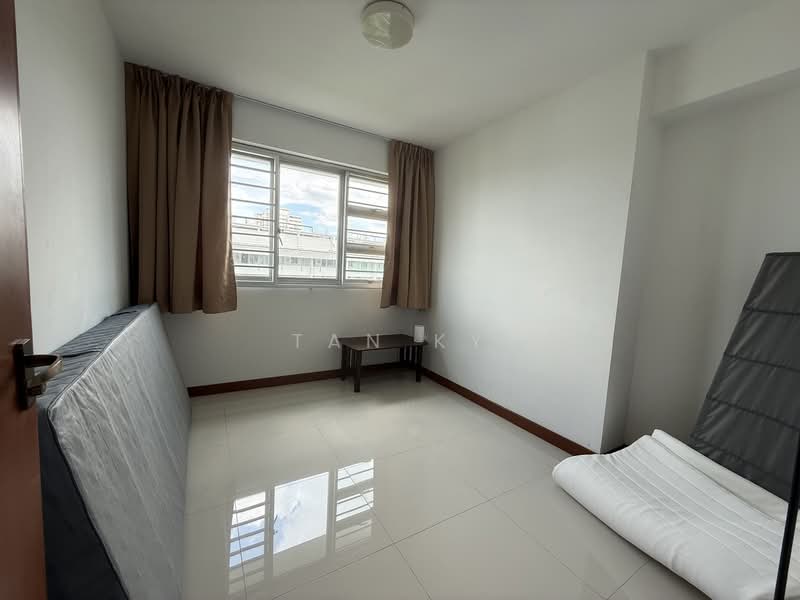 590A Ang Mo Kio Street 51, 590A Ang Mo Kio Street 51, 2 Bedrooms, 1,001 sqft, HDB Flat For Rent, by Tan KY, 500126421 - Bedroom - PropertyGuru.com.sg
