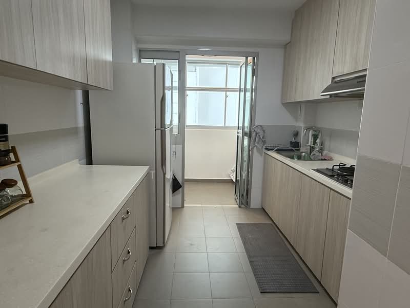 590A Ang Mo Kio Street 51, 590A Ang Mo Kio Street 51, 2 Bedrooms, 1,001 sqft, HDB Flat For Rent, by Tan KY, 500126421 - Kitchen - PropertyGuru.com.sg