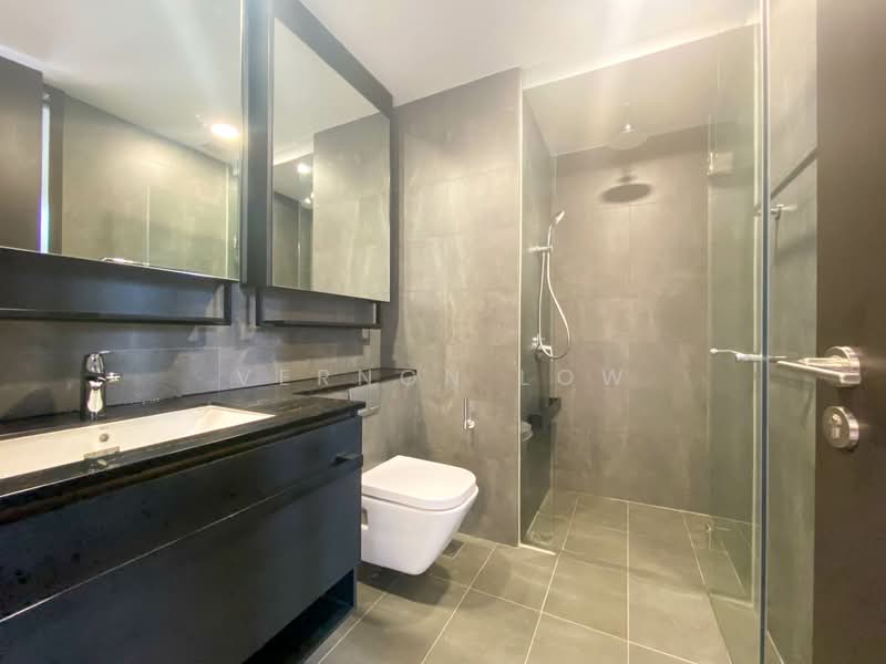 Park Colonial, 2 Woodleigh Lane, 1 Bedroom, 463 sqft, Condominium For Rent, by Vernon Low, 500126422 - Bathroom - PropertyGuru.com.sg
