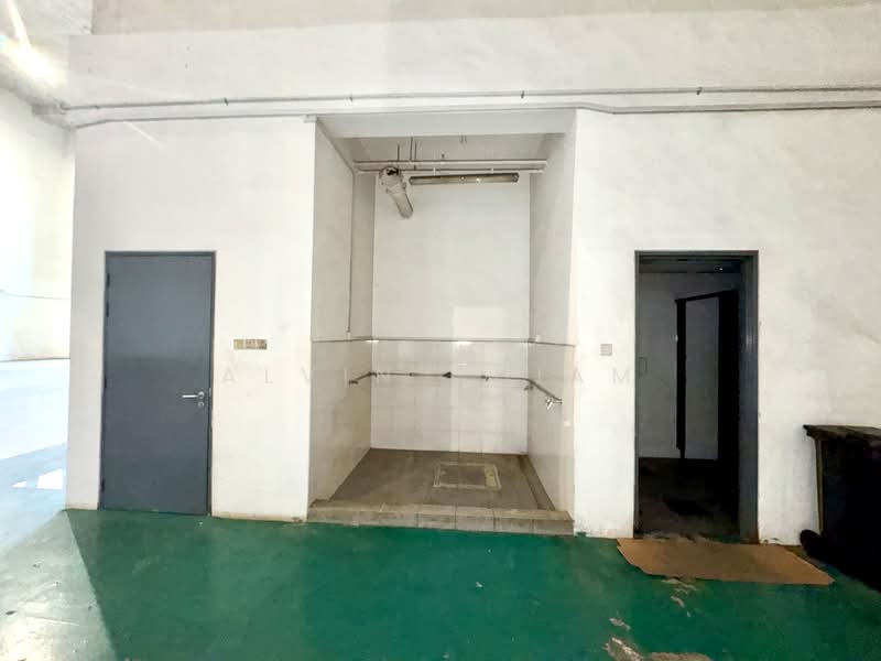 Toll Offshore Petroleum Services (TOPS), Loyang Crescent, Changi Airport / Changi Village, 11,928 sqft, Factory / Workshop (B2) For Rent, by Alvin Chiam, 500126423 - Interior - CommercialGuru.com.sg