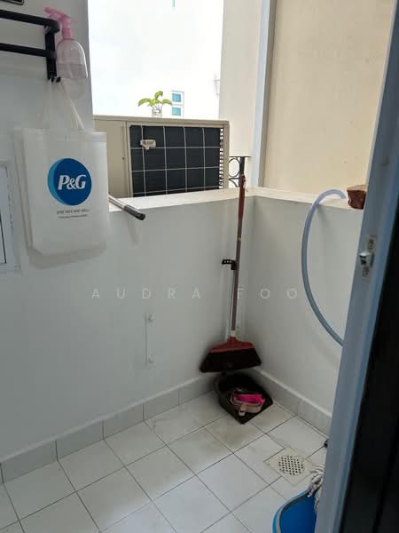 Estella Gardens, 23 Flora Road, 2 Bedrooms, 657 sqft, Condominium For Rent, by Audra Foo, 500126428 - Balcony - PropertyGuru.com.sg