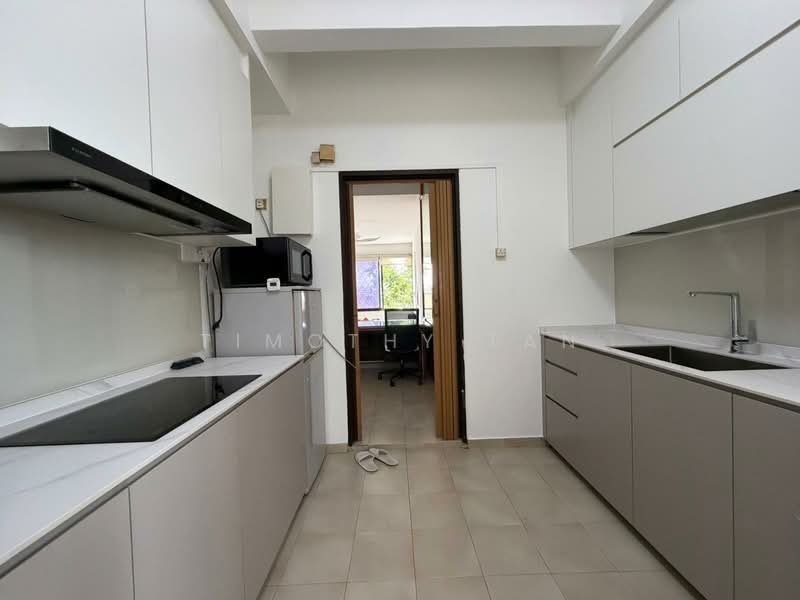 Eastern Lagoon II, 200 Upper East Coast Road, 2 Bedrooms, 893 sqft, Condominium For Rent, by Timothy Tan, 500126444 - Kitchen - PropertyGuru.com.sg