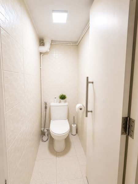10 Holland Avenue, 10 Holland Avenue, 3 Bedrooms, 947 sqft, HDB Flat For Sale, by Thomas Sim, 500126496 - Bathroom - PropertyGuru.com.sg