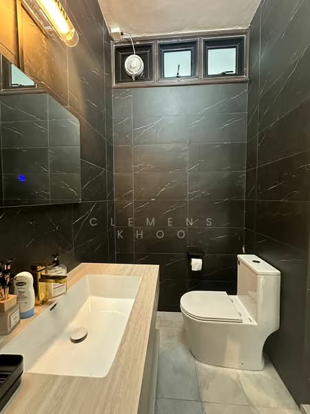 Palm view terrace, , 5 Bedrooms, 5,100 sqft, Corner Terrace For Rent, by Clemens Khoo, 500126505 - Bathroom - PropertyGuru.com.sg