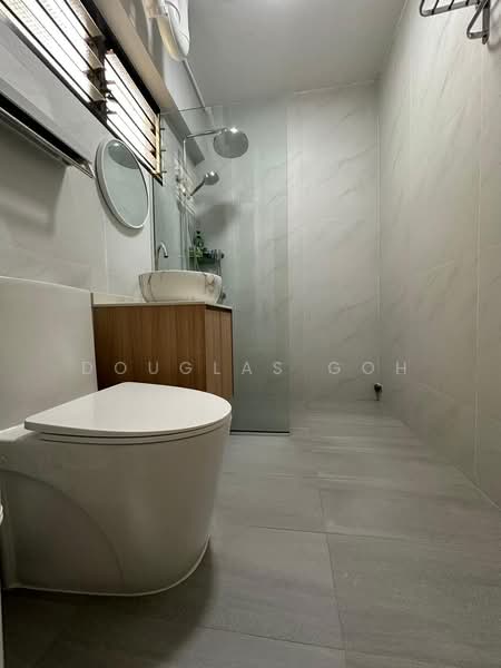 327 Jurong East Street 31, 327 Jurong East Street 31, Room Rental, 200 sqft, HDB Flat For Rent, by Douglas Goh, 500126531 - Bathroom - PropertyGuru.com.sg