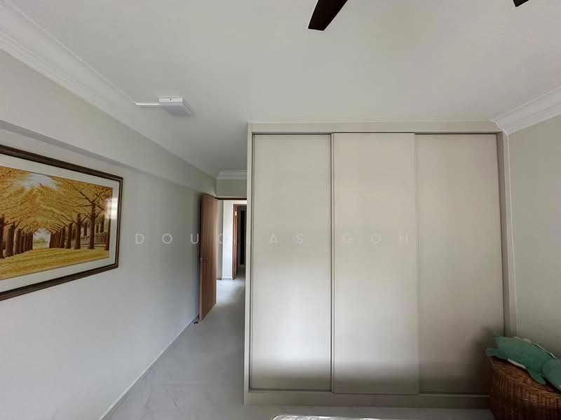 327 Jurong East Street 31, 327 Jurong East Street 31, Room Rental, 200 sqft, HDB Flat For Rent, by Douglas Goh, 500126531 - Corridor - PropertyGuru.com.sg