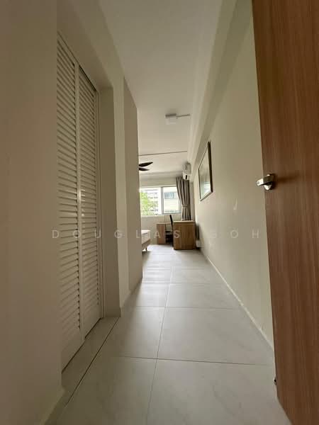 327 Jurong East Street 31, 327 Jurong East Street 31, Room Rental, 200 sqft, HDB Flat For Rent, by Douglas Goh, 500126531 - Corridor - PropertyGuru.com.sg