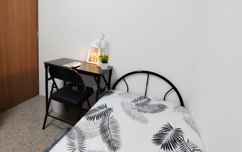 Maysprings, 6 Petir Road, Room Rental, 160 sqft, Apartment For Rent, by Nigel Eng, 500126537 - Bedroom - PropertyGuru.com.sg