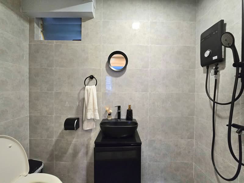 Elias Green, 3 Elias Road, 3 Bedrooms, 1,550 sqft, Condominium For Rent, by Ahamed Sha, 500126542 - Bathroom - PropertyGuru.com.sg