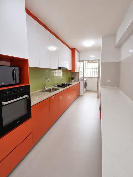 215B Compassvale Drive, 215B Compassvale Drive, 3 Bedrooms, 1,205 sqft, HDB Flat For Sale, by Vanessa Duan, 500126569 - Kitchen - PropertyGuru.com.sg