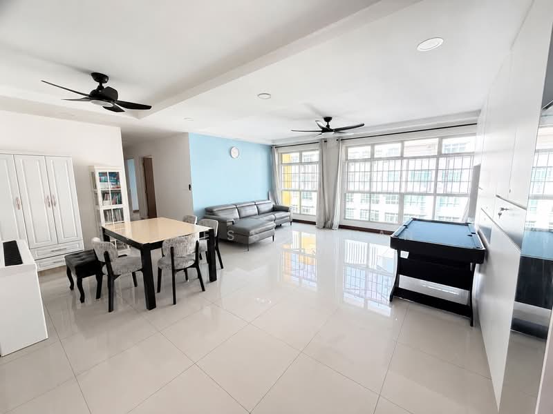 215B Compassvale Drive, 215B Compassvale Drive, 3 Bedrooms, 1,205 sqft, HDB Flat For Sale, by Vanessa Duan, 500126569 - Living Room - PropertyGuru.com.sg