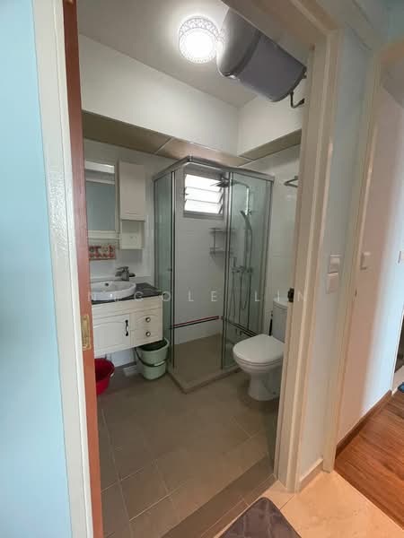 70C Telok Blangah Heights, 70C Telok Blangah Heights, 3 Bedrooms, 1,001 sqft, HDB Flat For Sale, by Nicole Lin, 500126575 - Bathroom - PropertyGuru.com.sg