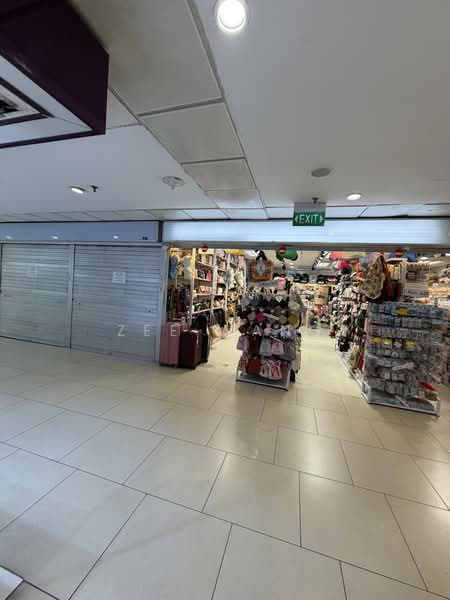 Lucky Plaza, 304 Orchard Road, Orchard / River Valley, 495 sqft, Mall Shop For Sale, by Zee Wang, 500126577 - Interior - CommercialGuru.com.sg