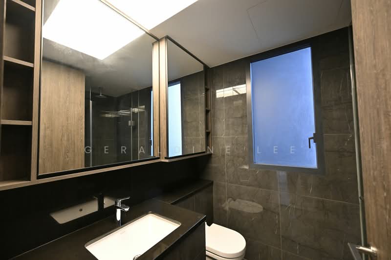 The M, 30 Middle Road, 2 Bedrooms, 753 sqft, Condominium For Sale, by Geraldine Lee, 500126590 - Bathroom - PropertyGuru.com.sg