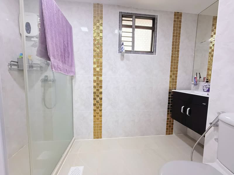 The Mayfair, 1 Jurong East Street 32, 3 Bedrooms, 1,184 sqft, Condominium For Rent, by Joey Tan, 500126610 - Bathroom - PropertyGuru.com.sg