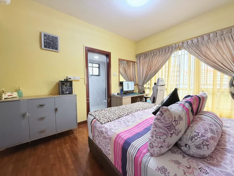 The Mayfair, 1 Jurong East Street 32, 3 Bedrooms, 1,184 sqft, Condominium For Rent, by Joey Tan, 500126610 - Bedroom - PropertyGuru.com.sg