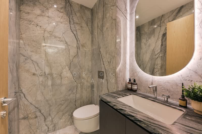 Shrewsbury Road, Shrewsbury Road, 6 Bedrooms, 6,062 sqft, Terraced House For Sale, by Victor Goh Wee Kang, 500126613 - Bathroom - PropertyGuru.com.sg