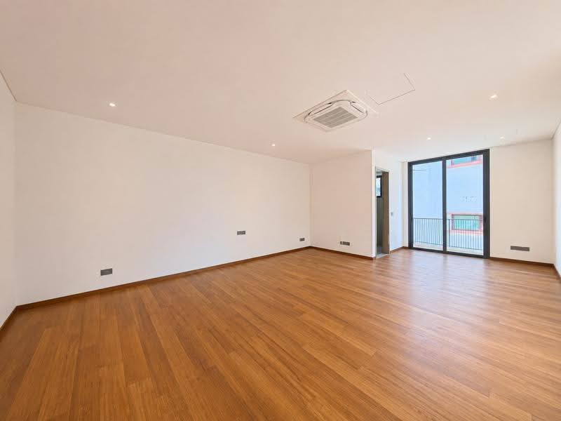 ❤️ ARCHITECTURAL MASTERPIECE IN TELOK KURAU! BRAND NEW FREEHOLD SEMI-D, Telok Kurau / Still Road / Joo Chiat / Langsat, East Coast / Marine Parade, 5 Bedrooms, 5,765 sqft, Semi-Detached House For Sale, by Li Rong Teh, 500126615 - Living Room - PropertyGuru.com.sg