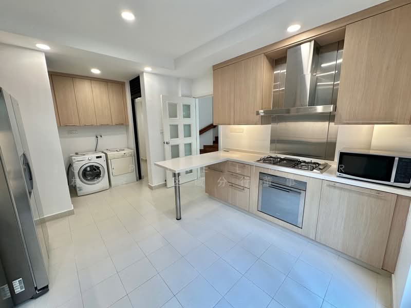 Brentwood Villas, Lloyd Road Singapore, 4 Bedrooms, 2,242 sqft, Cluster House For Rent, by Josephine Lim J R 林婕容 (区域分行董事 ), 500126619 - Kitchen - PropertyGuru.com.sg