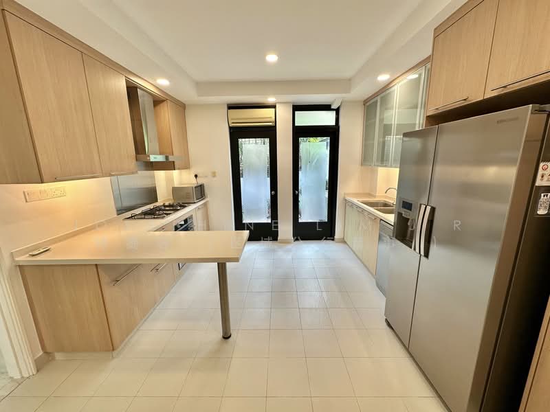 Brentwood Villas, Lloyd Road Singapore, 4 Bedrooms, 2,242 sqft, Cluster House For Rent, by Josephine Lim J R 林婕容 (区域分行董事 ), 500126619 - Kitchen - PropertyGuru.com.sg