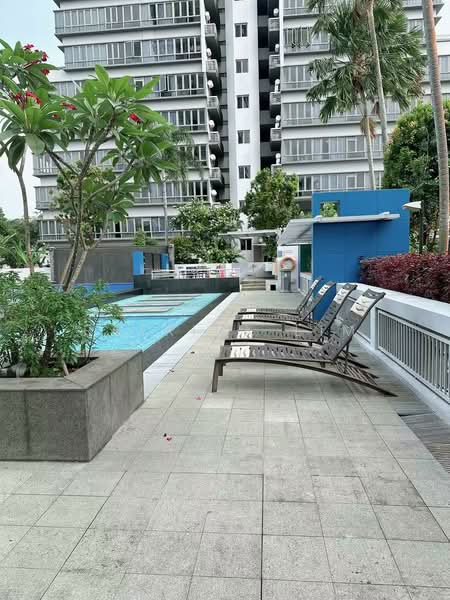 One Fort, 1 Fort Road, Room Rental, 300 sqft, Condominium For Rent, by Patrick Lim, 500126627 - Relaxing pool - PropertyGuru.com.sg