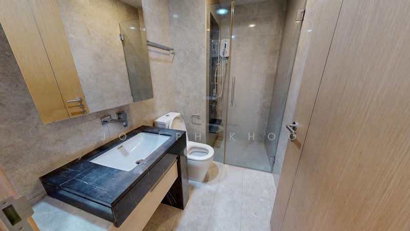 Marina Bay Suites, 3 Central Boulevard, 3 Bedrooms, 1,593 sqft, Apartment For Rent, by Joseph Khoo, 500126640 - Bathroom - PropertyGuru.com.sg