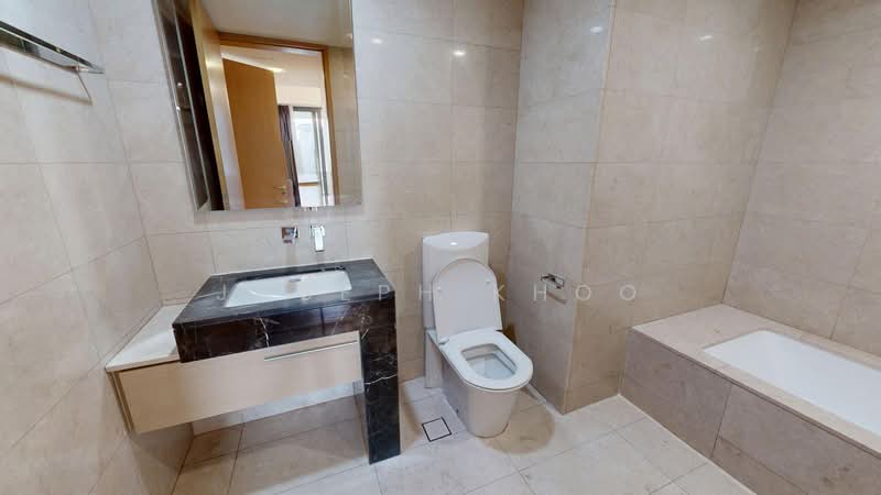 Marina Bay Suites, 3 Central Boulevard, 3 Bedrooms, 1,593 sqft, Apartment For Rent, by Joseph Khoo, 500126640 - Master Bathroom - PropertyGuru.com.sg