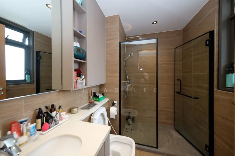 Rivercove Residences EC, 36 Anchorvale Ln, 3 Bedrooms, 1,077 sqft, Condominium For Sale, by Lucas Lee, 500126649 - Bathroom - PropertyGuru.com.sg