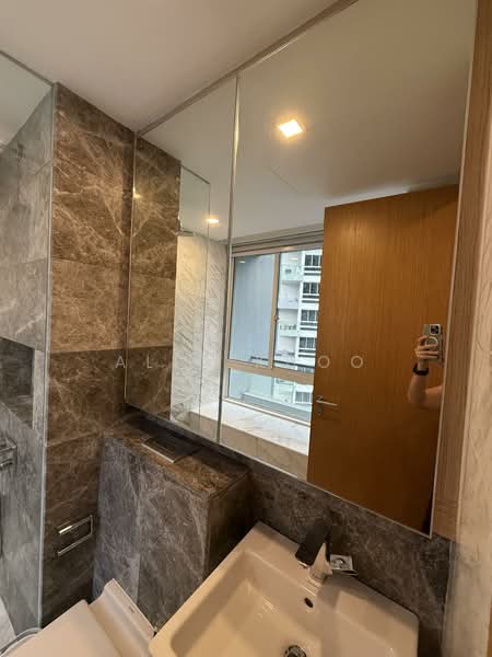 The Peak @ Cairnhill II, 61 Cairnhill Circle, 2 Bedrooms, 904 sqft, Condominium For Rent, by Ally Khoo, 500126652 - Bathroom - PropertyGuru.com.sg