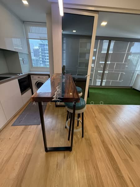 The Peak @ Cairnhill II, 61 Cairnhill Circle, 2 Bedrooms, 904 sqft, Condominium For Rent, by Ally Khoo, 500126652 - Kitchen - PropertyGuru.com.sg