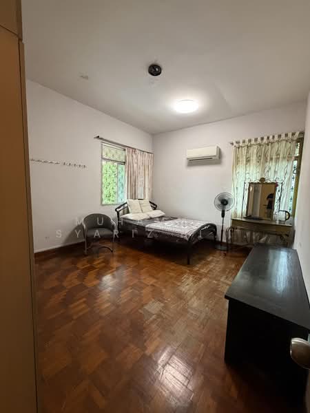 242 Bedok Road (Nearby Tanah Merah MRT), , Room Rental, 200 sqft, Corner Terrace For Rent, by Muhammad Syariz Bin Affandi (Syariz), 500126671 - Bedroom - PropertyGuru.com.sg