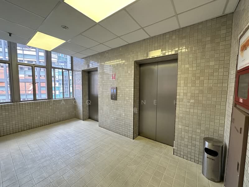 Hoa Nam Building, 27 Foch Road, 258 sqft, Office For Sale, by Jacqueline Ho 何聲梅, 500126674 - Lift Area - CommercialGuru.com.sg