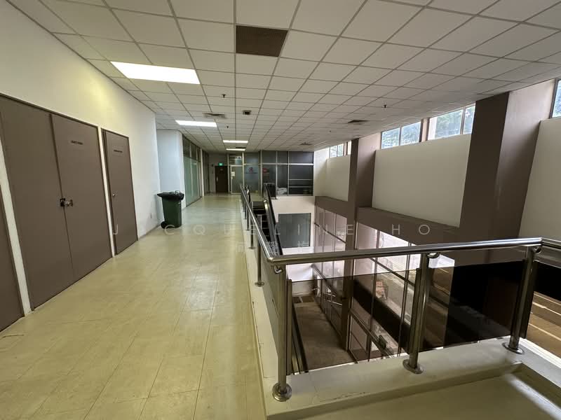 Hoa Nam Building, 27 Foch Road, 258 sqft, Office For Sale, by Jacqueline Ho 何聲梅, 500126674 - Walkway towards Toilet and Escalator - CommercialGuru.com.sg