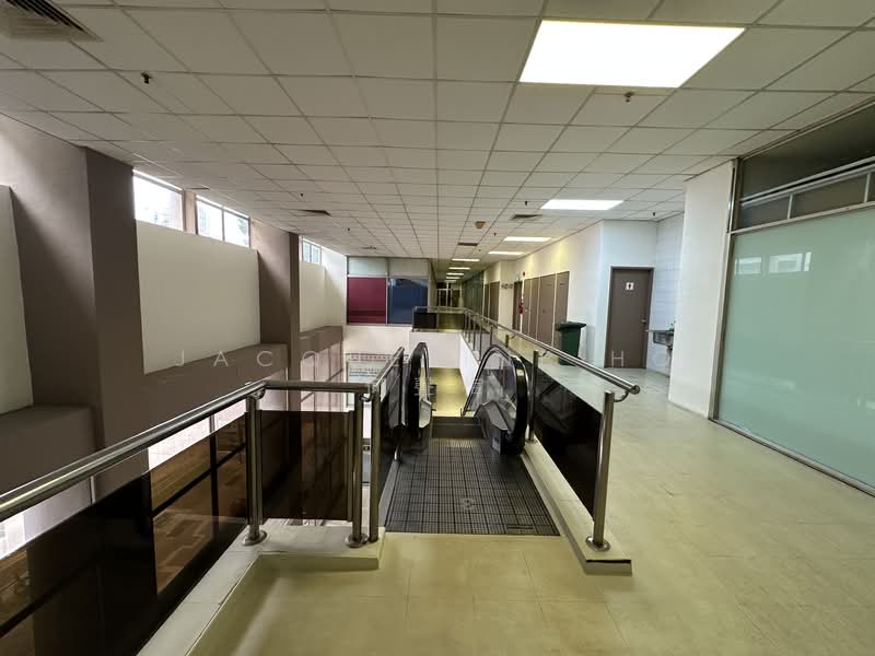 Hoa Nam Building, 27 Foch Road, 258 sqft, Office For Sale, by Jacqueline Ho 何聲梅, 500126674 - Escalator - CommercialGuru.com.sg