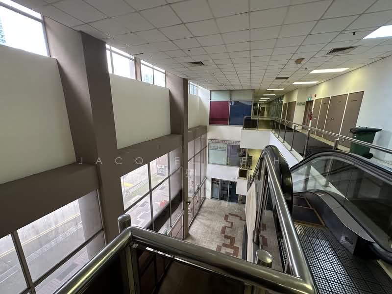 Hoa Nam Building, 27 Foch Road, 258 sqft, Office For Sale, by Jacqueline Ho 何聲梅, 500126674 - Level 3 overlook level 1 main entrance - CommercialGuru.com.sg
