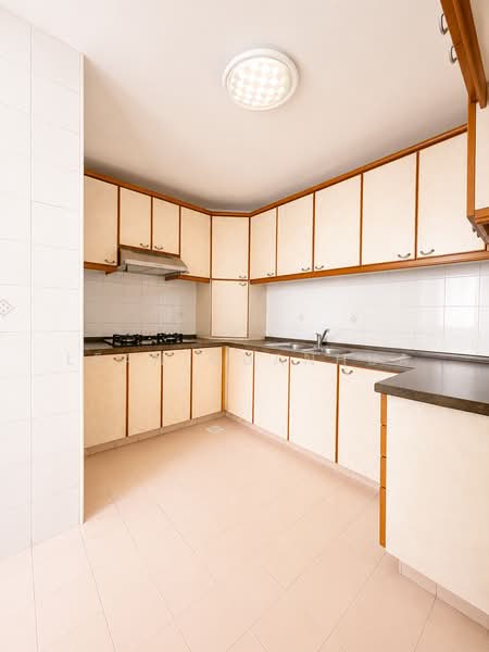 Fortune Park, 109 Tampines Road, 3 Bedrooms, 1,292 sqft, Condominium For Sale, by Lean Guanhua, 500126676 - Kitchen - PropertyGuru.com.sg