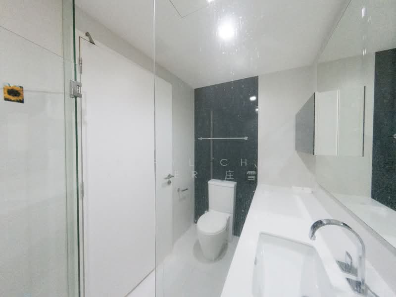 The Interlace, 190 Depot Road, 2 Bedrooms, 1,044 sqft, Condominium For Sale, by Cheryl Chng Xue'Er 庄雪娥, 500126708 - Bathroom - PropertyGuru.com.sg