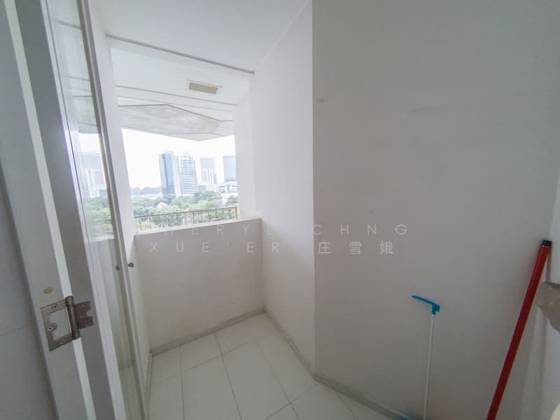 The Interlace, 190 Depot Road, 2 Bedrooms, 1,044 sqft, Condominium For Sale, by Cheryl Chng Xue'Er 庄雪娥, 500126708 - Balcony - PropertyGuru.com.sg