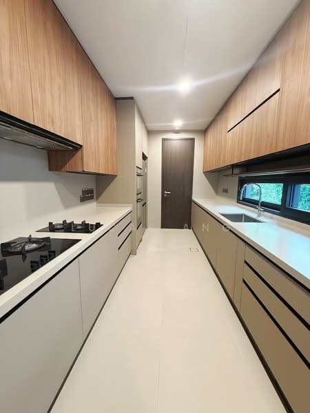 Villas @ Greenbank Park, 50 Greenbank Park, 5 Bedrooms, 5,436 sqft, Semi-Detached House For Sale, by Lucas Ang, 500126720 - Kitchen - PropertyGuru.com.sg