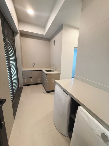 Villas @ Greenbank Park, 50 Greenbank Park, 5 Bedrooms, 5,436 sqft, Semi-Detached House For Sale, by Lucas Ang, 500126720 - Kitchen - PropertyGuru.com.sg