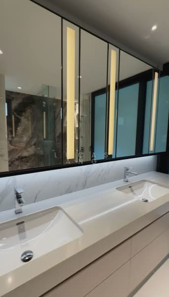 Villas @ Greenbank Park, 50 Greenbank Park, 5 Bedrooms, 5,436 sqft, Semi-Detached House For Sale, by Lucas Ang, 500126720 - Bathroom - PropertyGuru.com.sg