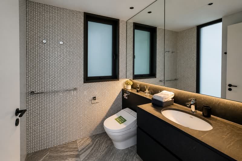 10 Evelyn, 10 Evelyn Road, 3 Bedrooms, 1,410 sqft, Condominium For Sale, by Charles Ong, 500126728 - Bathroom - PropertyGuru.com.sg