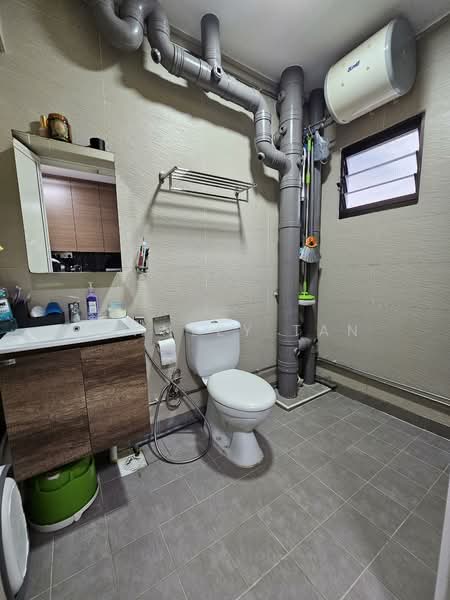 635 Jurong West Street 65, 635 Jurong West Street 65, 3 Bedrooms, 1,184 sqft, HDB Flat For Sale, by Stanley Tan, 500126731 - Bathroom - PropertyGuru.com.sg