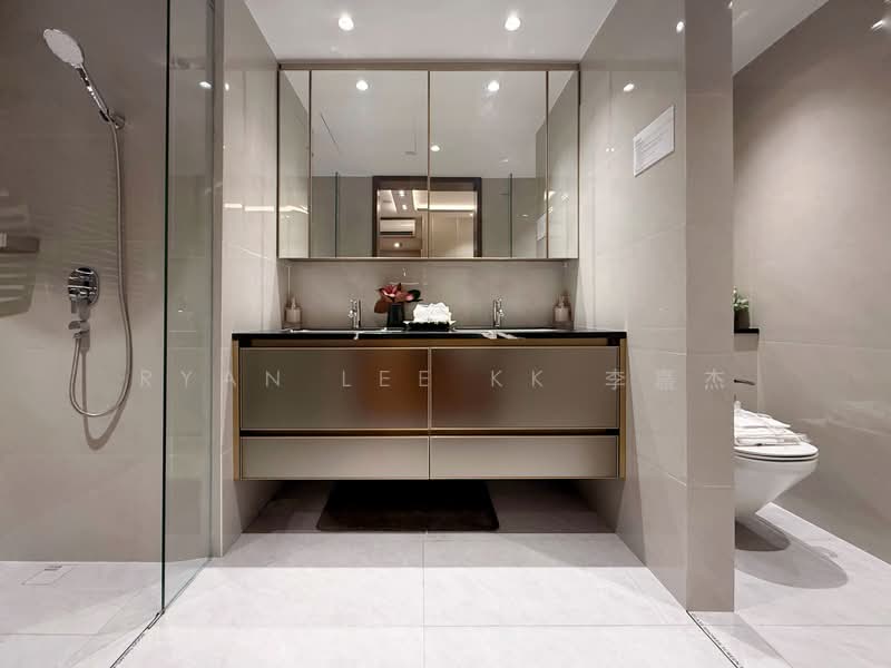 Chuan Park, 246 Lorong Chuan, 4 Bedrooms, 1,389 sqft, Condominium For Sale, by Ryan Lee KK 李嘉杰, 500126738 - Bathroom - PropertyGuru.com.sg